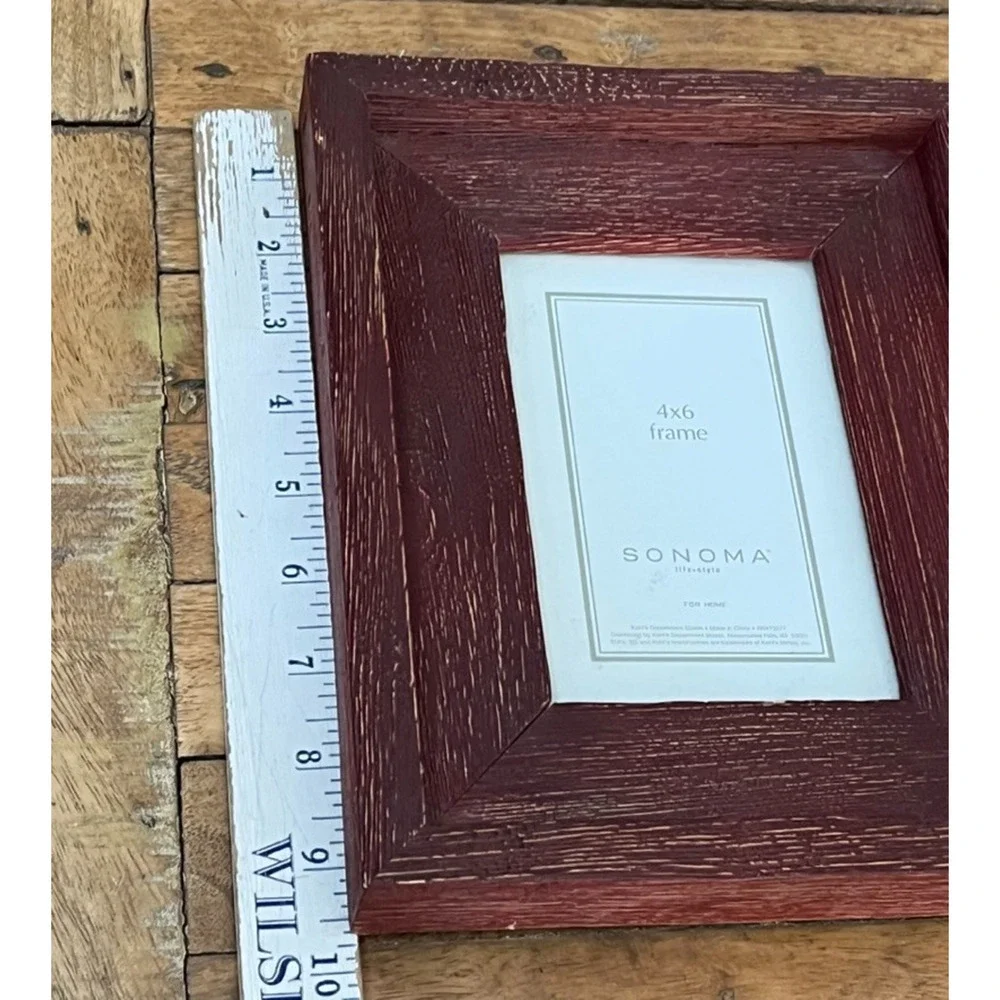 Sonoma Lifestyle Distressed Red Wood Picture Frame 4 x 6 in Rustic